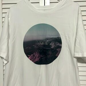 Levi’s White Relaxed TShirt